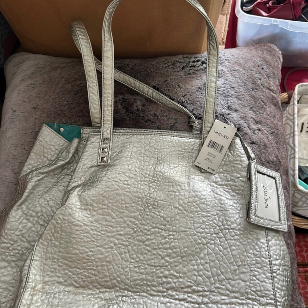 Nine West purse with tags 
Never used